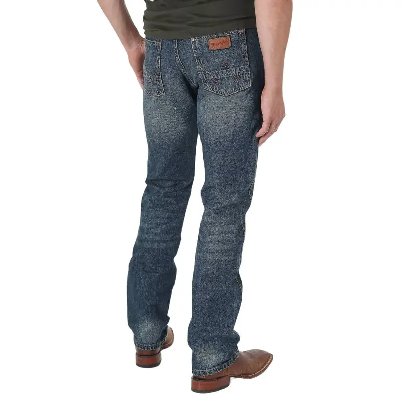 Wrangler Men's Retro Slim Fit Straight Leg Jean