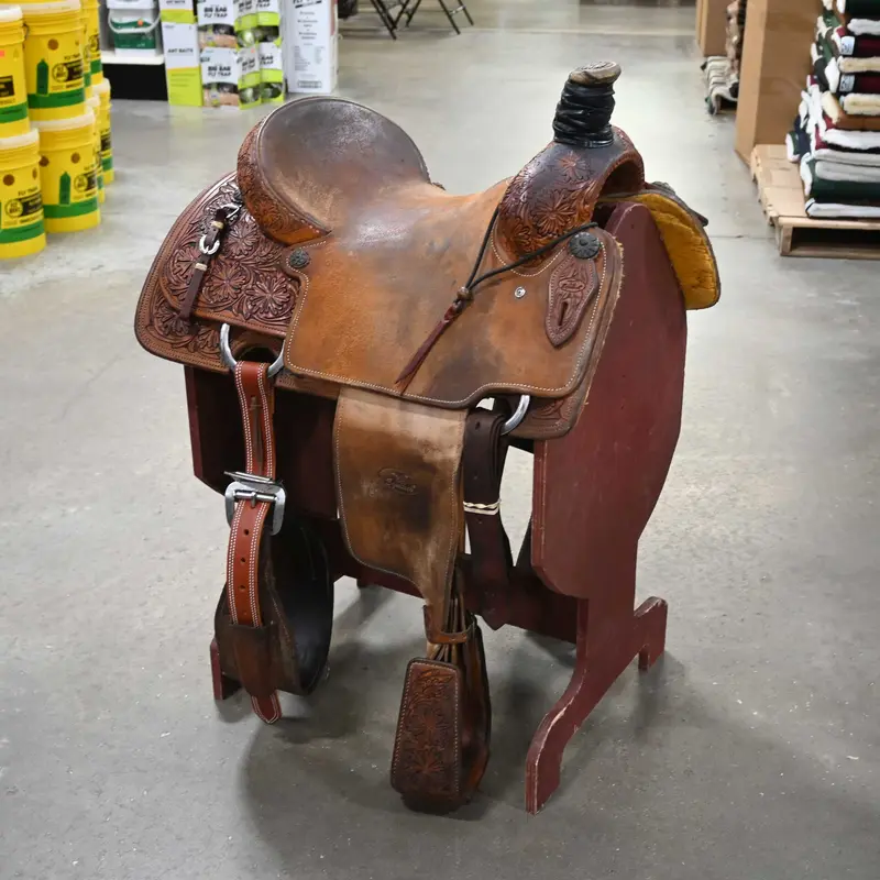 15.5" USED EQUI TECH TEAM ROPING SADDLE