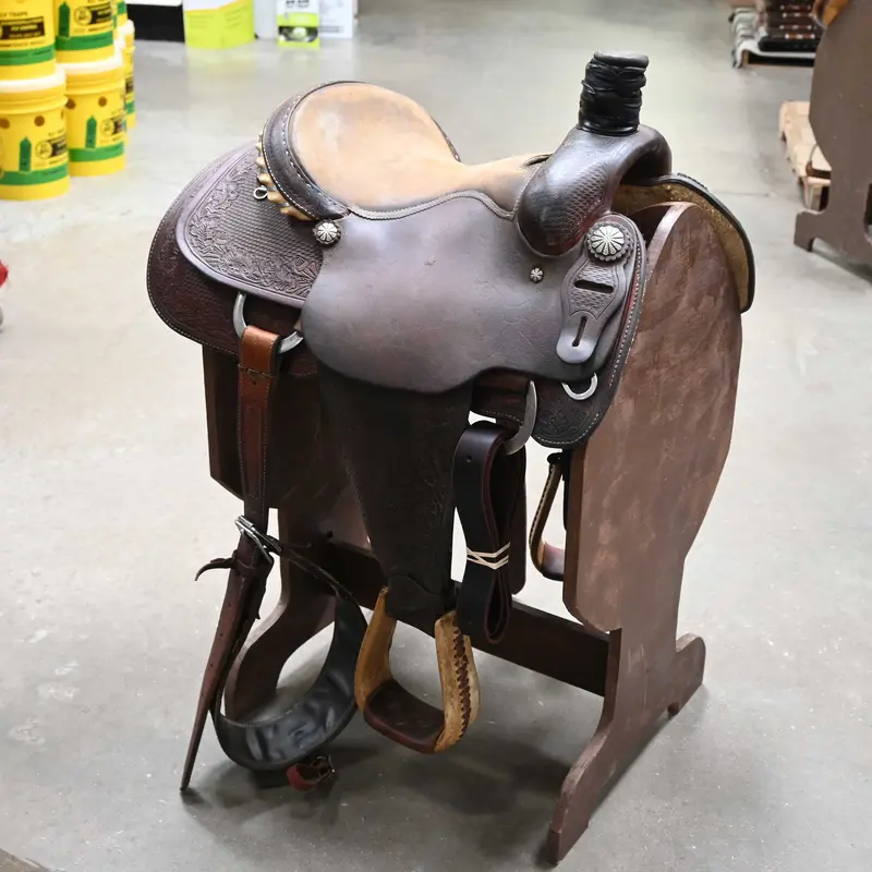 14" USED DHS TEAM ROPING SADDLE