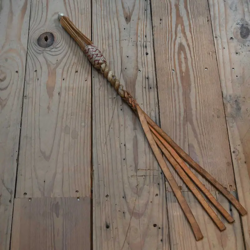 Handmade 25" Rawhide Hand Quirt
