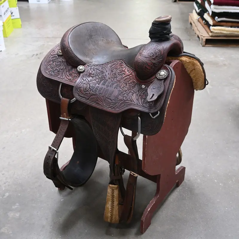 15.5" USED INFINITY TEAM ROPING SADDLE