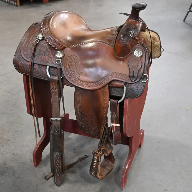 15" USED BOB MOLINE TEAM ROPING SADDLE