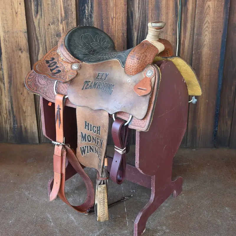 14.5" USED COWBOY CLASSIC TEAM ROPING SADDLE