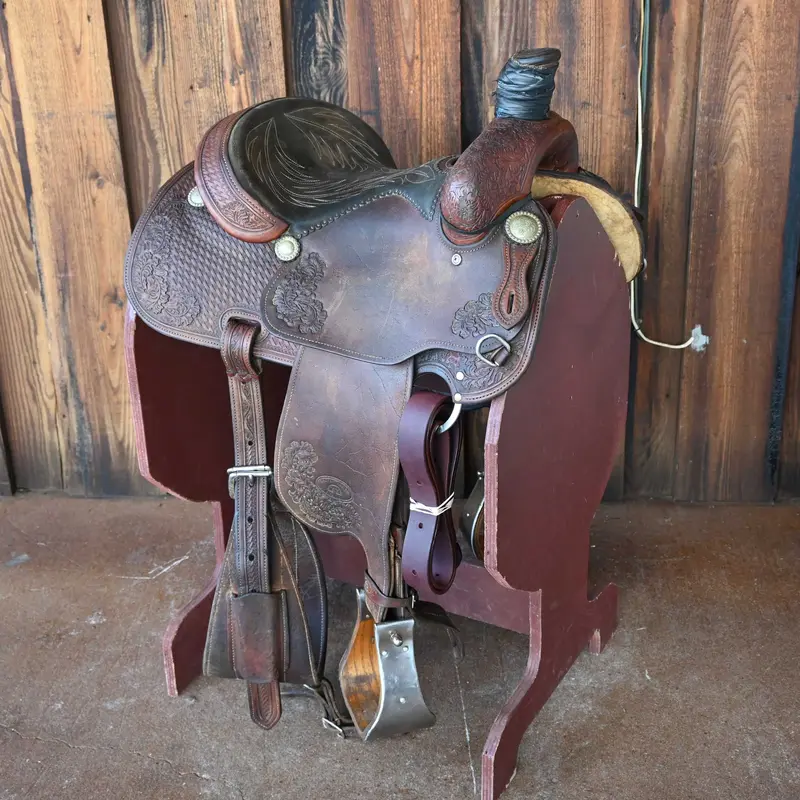 13.5" USED TROPHY TACK TEAM ROPING SADDLE