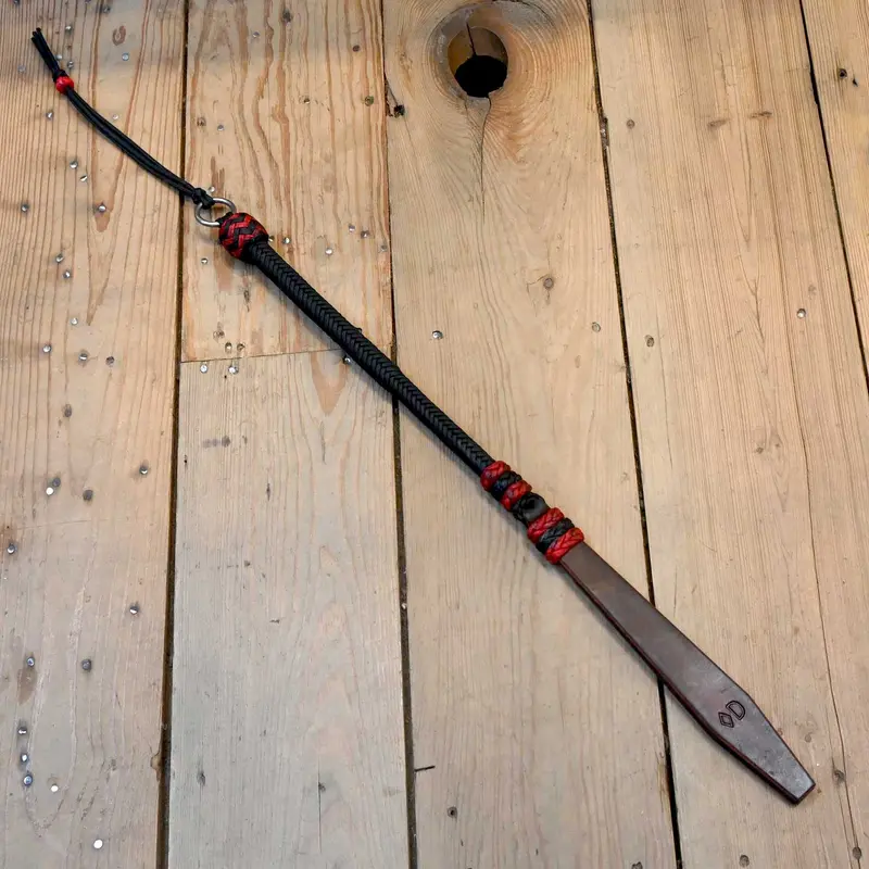 Dillon Lynch Diamond D Black 25" Quirt