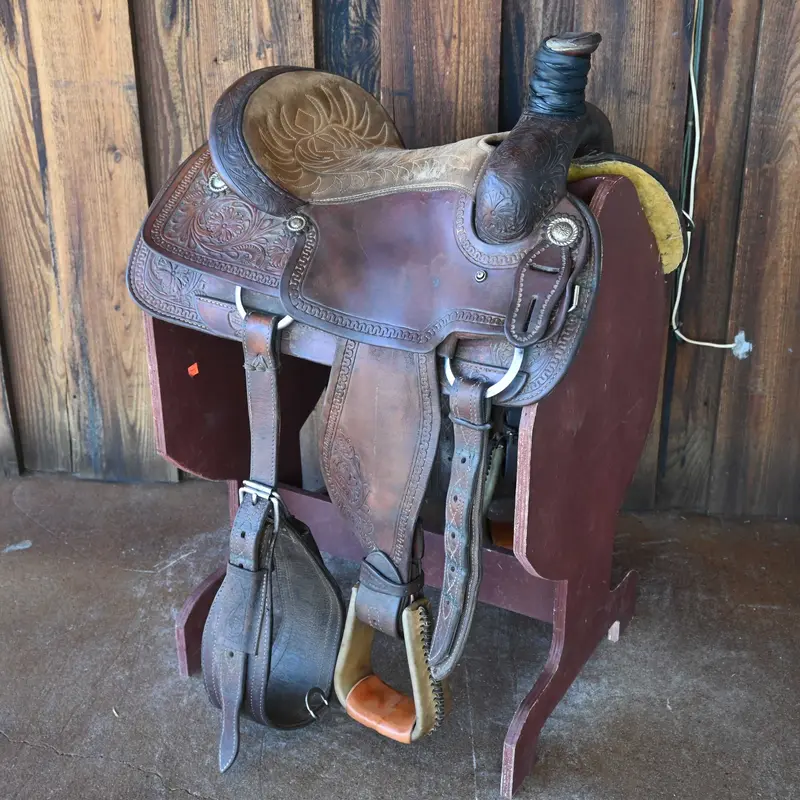 14" USED CORRIENTE TEAM ROPING SADDLE