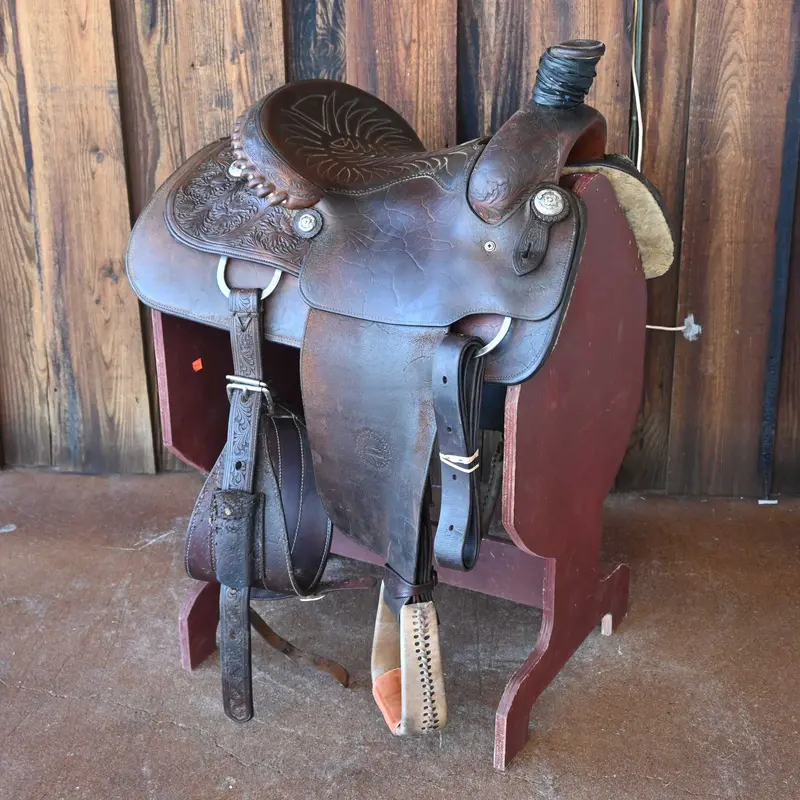 14" USED NATIONAL SADDLERY TEAM ROPING SADDLE