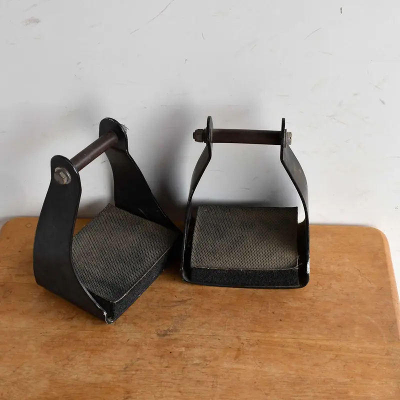 Used Aluminum Trail Stirrups With Cushion
