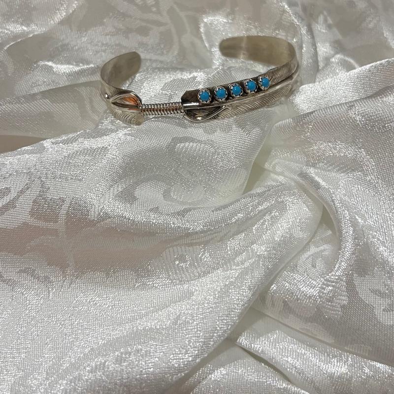 "Hilly" Silver Feather Bracelet with Kingman Turquoise
