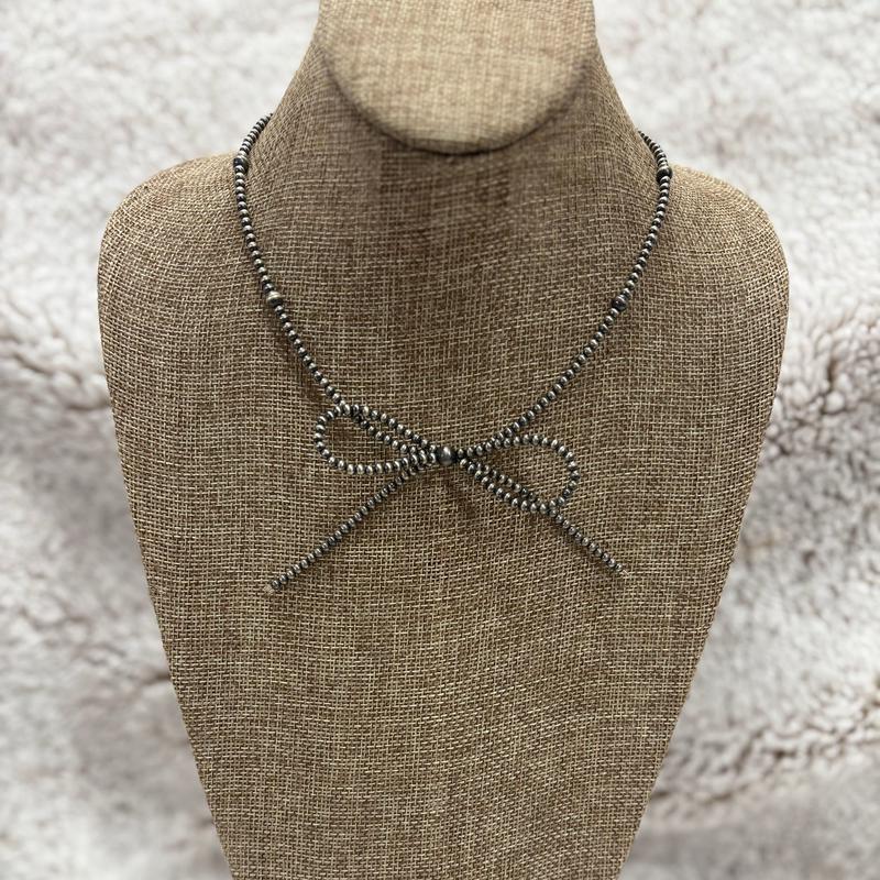 "Pearla" Graduated Navajo pearl Bow Necklace