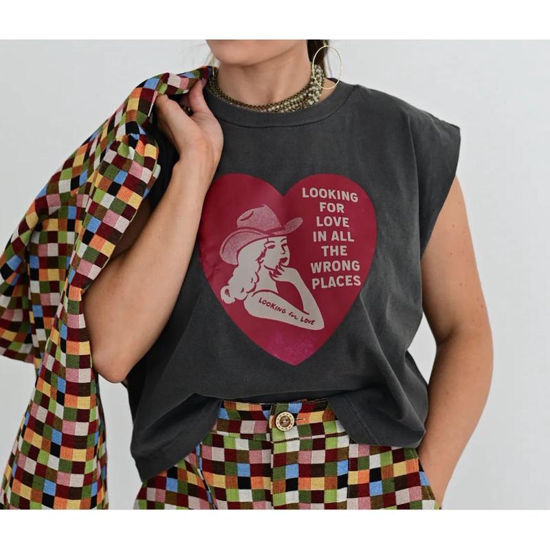 Women's Black Looking For Love T-Shirt